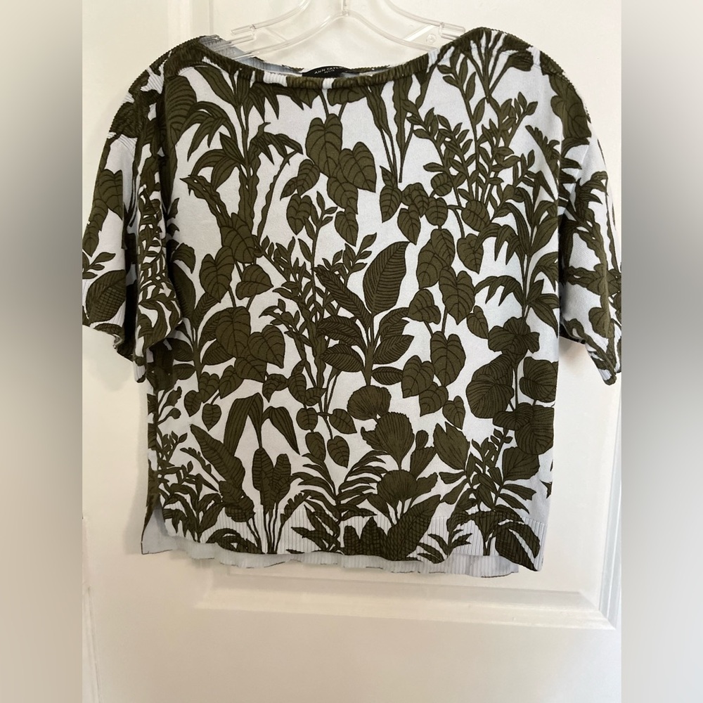 Light weight short sleeve sweater